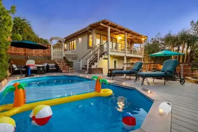 Image de Majestic 5br Villa with Guesthouse, Pool & Spa