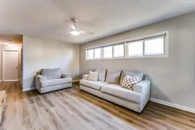 Image de •New• cozy & clean Derby Bungalow!