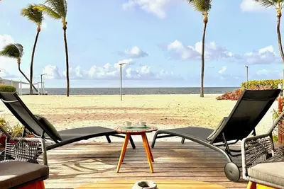 Image de Great View magnifique 2 pièces rénové sur la plage à deux minutes de Baie rouge