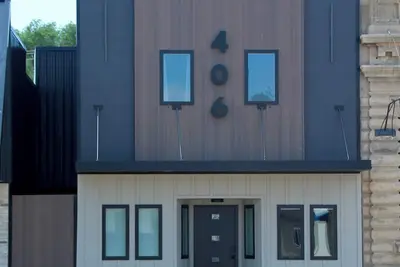 Image de Modern & luxurious 2-bedroom apartment with WiFi, Ac on Main Street in Platte.