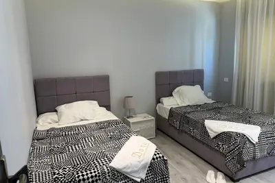 Image de Cozy 2-bedroom apartment in delightful Cairo Governorate with WiFi, Ac