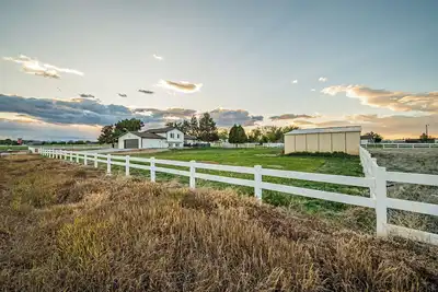 Image de 2 Acres of Privacy 20 minutes from Denver! 3 Bedroom 3 Bath, Game Room, Wifi, Ac