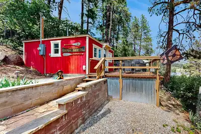 Image de Cozy cabin w/ beautiful views, lakefront, free wifi internet