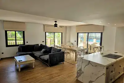 Image de Luxury 3 bed, Beachfront, Pool views, Huge Terrace, Ground floor, Marina Duquesa