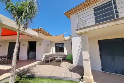 Image de Villa d'architecte avec grand jardin, Climatisée et belle vue mer