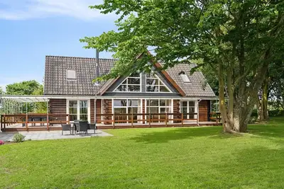 Image de Lovely holiday home of 169 m2 for 8 people with fjord view.