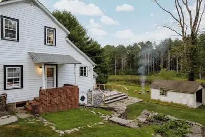 Image de Waterfront 1900s · Hot Tub · Eldred Homestead