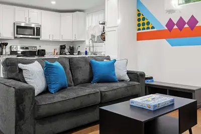 Image de Unique Re‑Nu Eco Stay! Work-Friendly w/ Wifi | #5