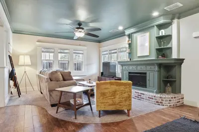 Brick Road Retreat - 3br/2ba - Walk to Tech