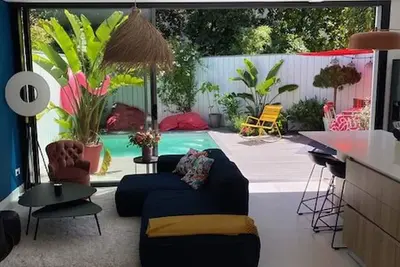 Image de Maison avec piscine proche du Parc Bordelais