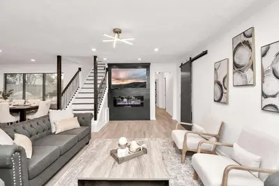 Image de Stunning 8-Bedroom w\/ Pool 30 Mins to Downtown Scl