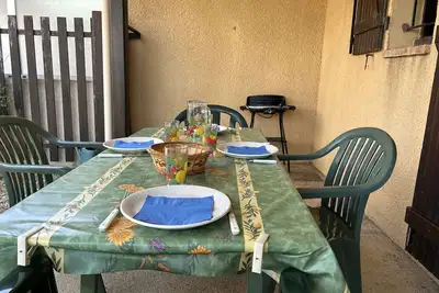 Image de Maison avec Jardin, Piscine Sécurisée et Terrasse Ombragée, à 700m de la Plage - 6 Couchages