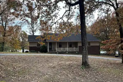 Image de Lakefront Home in Cabot