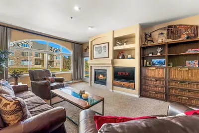 Image de Beaver Lodge Condo — Walk to Lake Dillon