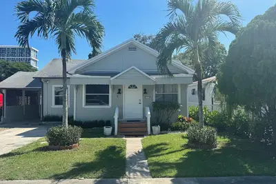 Image de Spacious & Central Miami Retreat – 3 Homes in 1, Sleeps Large Groups!