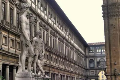 A unique apartment in the historic center next to Palazzo Vecchio