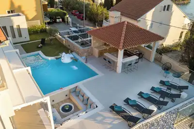 Image de Stunning 3-Bedroom Apartment in Cavtat with Sea View and Private Pool