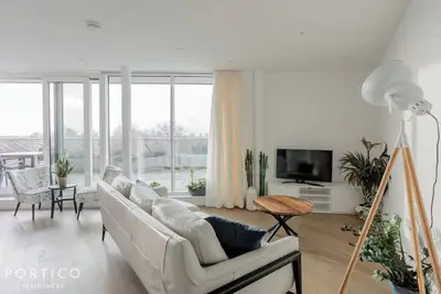 Image de Stunning penthouse apartment with breathtaking views located in Battersea.
