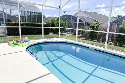 Image de Tm215tc - Spacious Family Home with Private Pool