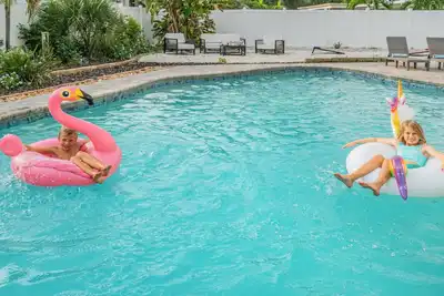 Image de Huge Luxurious Pool House: Fully Renovated Fire Pit, Pool, near Ami & Img