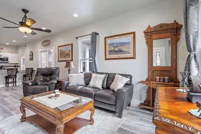 Image de Family Friendly Frontier Hideaway / Near Downtown