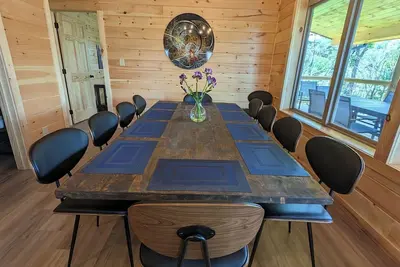 Image de 6-bedroom cabin with WiFi, Hot Tub, Tv/Game Room in Sevierville. Great Views!