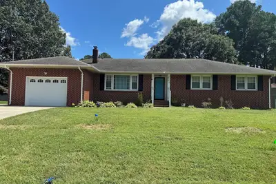 Image de 3-bedroom home away from home in fabulous Chesapeake, Virginia.