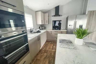 Image de Stunning lodge with decking at Manor Park near Hunstanton Beach ref 23217k