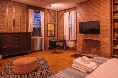 Image de 3-bedroom apartment in charming Beacon with WiFi, Ac