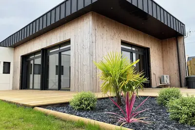Image de Belle Maison plain pied contemporaine en ossature bois Ă 300 m des plages