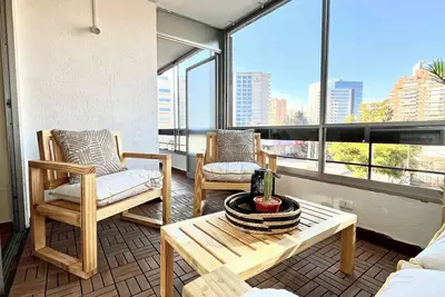 Close to Parque Arauco Mall and Apumanque Mall. Cycle paths and Metro Manquehue