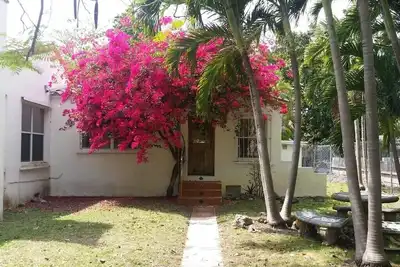 Image de Private guest house in the heart of Miami! Surrounded by Miami's Hot spots!