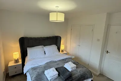 Image de Home in Twickenham with private parking