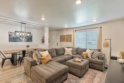 Image de Boho 3 Bedroom Townhome Near Ski Resorts & Hill Afb