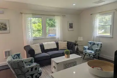 Image de Tranquil 1 bedroom cottage with King size bed & Fireplace in charming Bethel, Ct
