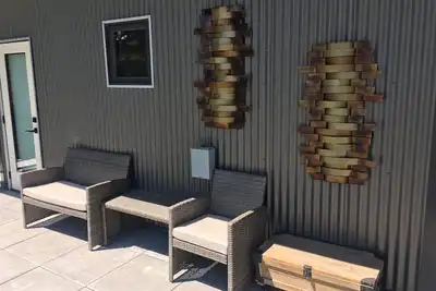 Image de Perfect location! Downtown Beach & Ski Pad w/hot tub in the heart of Sandpoint.