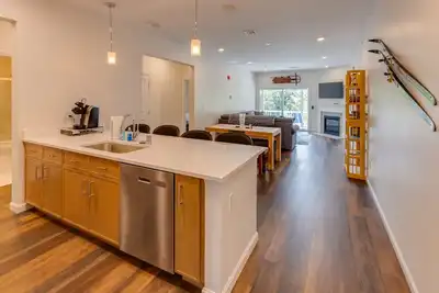 Image de Dog Friendly-Amenities-Shuttle!