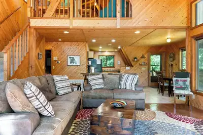 Image de Edgewater Escape w/ Hot Tub by StayLage