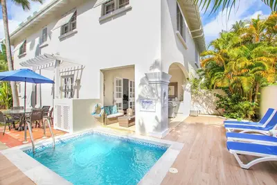 Image de Poolside Home, Short Walk to Beach - Turtle View 10