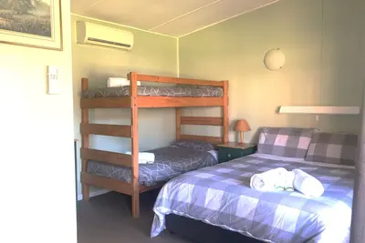 Image de Cabin 4 - Sleeps 4 people. Access to all amenities including kitchen/dining