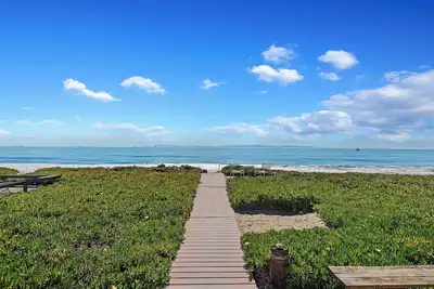 Image de Garden Cottage | Miramar Beach with Shared Deck