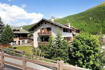 Image de Appartement \"Appartamento Edelweiss\" avec vue sur les montagnes, jardin partagé et Wi-Fi
