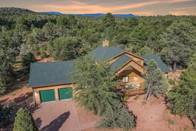 Image de Big Buck Lodge:  2 Acre Secluded Escape to Luxury and Nature in Payson