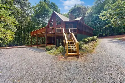 Image de Enchanting Cabin w/ fire pit, hot tub, central A/C, & dog friendly