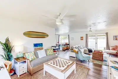 Image de Relaxing dog-friendly home near beaches, private W/D and shared pool