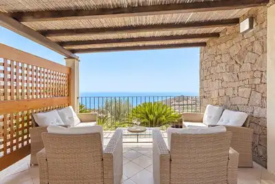 Image de Casa Lulù avec piscine et vue sur la mer
