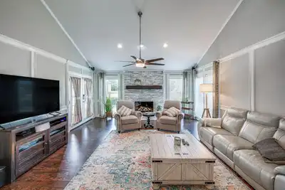 Image de Pet-Friendly Sachse Home w/ Patio, Fire Pit & Yard