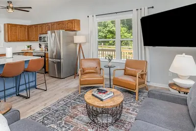 Image de Relaxing Belmont Escape: 4br, 2. 5ba, Pet-Friendly