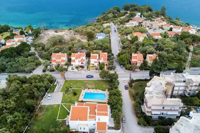 Image de La Maison Blanche - Relaxing villa with private outdoor pool.