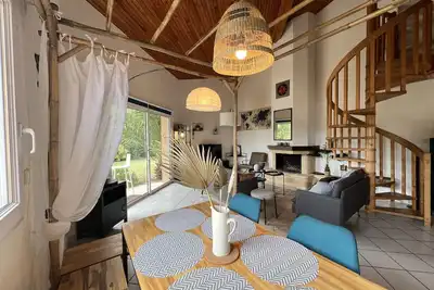La Joviale, jolie maison avec Piscine & Jardin